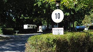 Camper haben am Donnerstag lautstarke Schreie wahrgenommen. (Symbolbild)