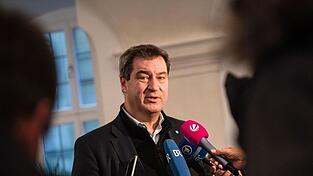 Der bayerische Ministerpräsident Markus Söder (CSU) spricht auf Kloster Banz mit Journalisten. Der bayerische Ministerpräsident Markus Söder (CSU) spricht auf Kloster Banz mit Journalisten.