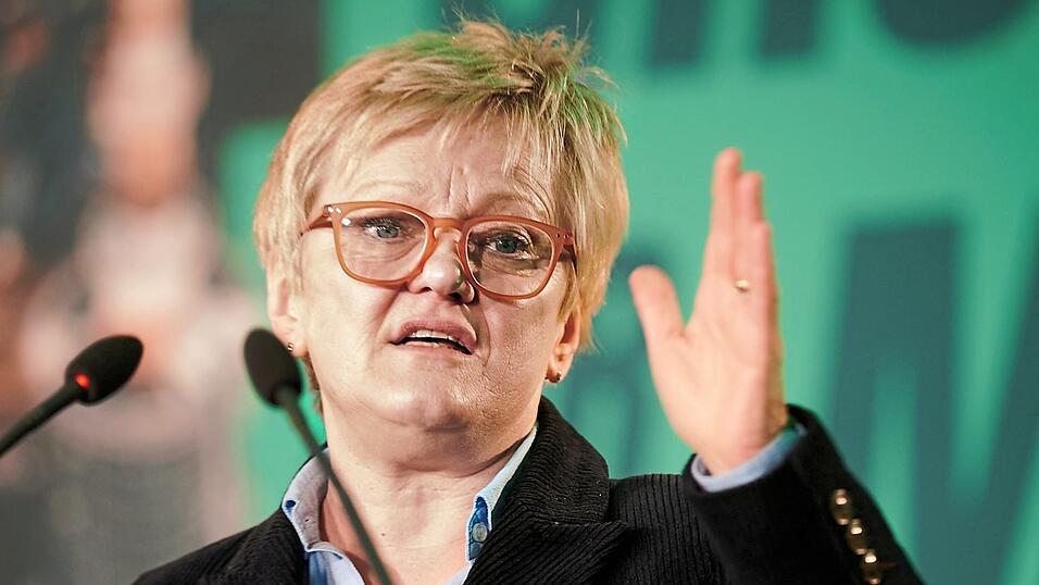 Der Schutz der Persönlichkeitsrechte von Amtsträgern sei auch 'im öffentlichen Interesse', urteilten die Karlsruher Richter im Fall Künast. Der Schutz der Persönlichkeitsrechte von Amtsträgern sei auch 'im öffentlichen Interesse', urteilten die Karlsruher Richter im Fall Künast.