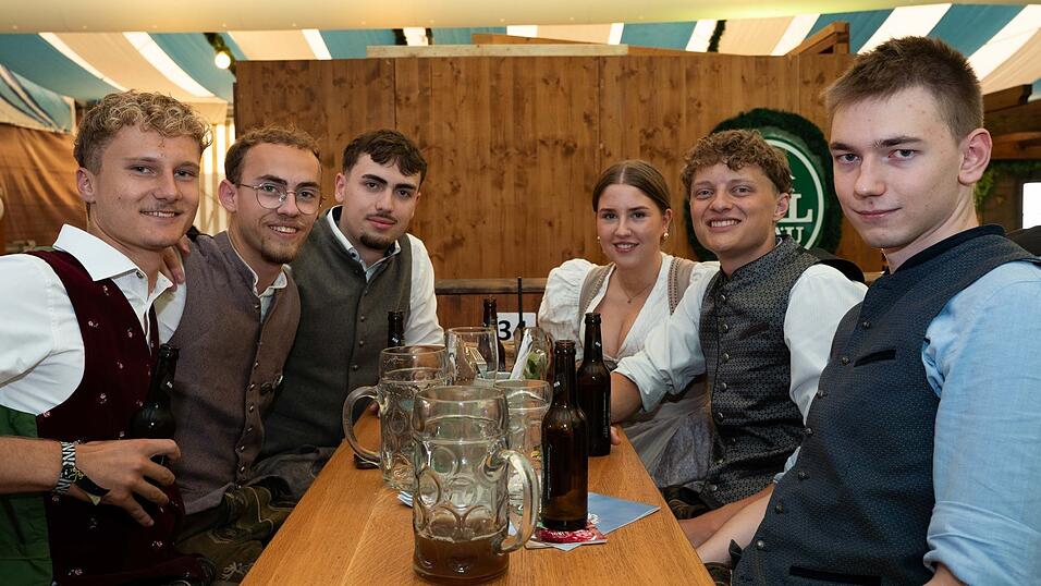 Die Partybilder vom Mittwoch, 12. August, aus dem Festzelt Wenisch. Die Partybilder vom Mittwoch, 12. August, aus dem Festzelt Wenisch.