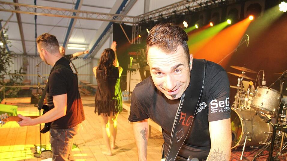 Zur Musik von Headless wurde ausgelassen gefeiert.