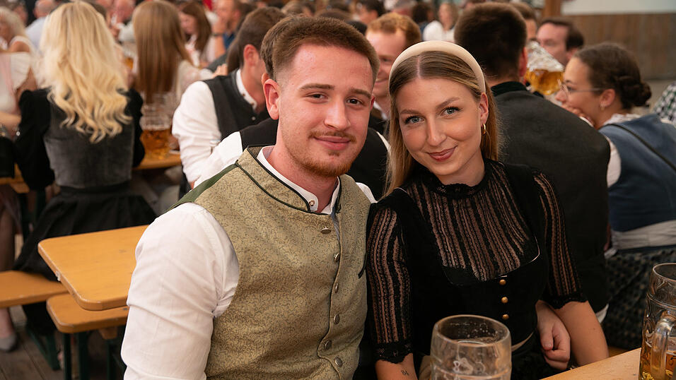 Die Partybilder vom Samstag, 16. August, aus dem Festzelt Nothaft. Die Partybilder vom Samstag, 16. August, aus dem Festzelt Nothaft.