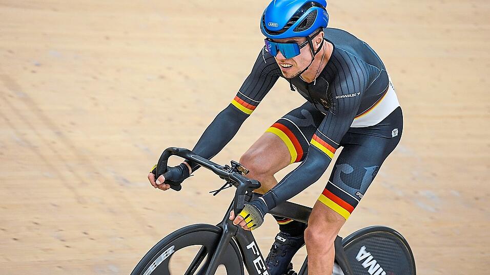 Manuel Korber legte unter anderem 1.000 Meter in 69 Sekunden zurück. Das entspricht einer Geschwindigkeit von 52,049 Stundenkilometern. Manuel Korber legte unter anderem 1.000 Meter in 69 Sekunden zurück. Das entspricht einer Geschwindigkeit von 52,049 Stundenkilometern.