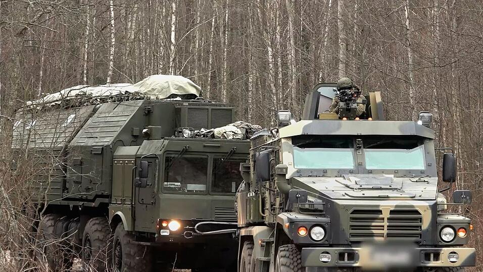 Der ukrainische Präsident Wolodymyr Selenskyj befürchtet einen neuen Angriff mit der russischen Mittelstreckenrakete Oreschnik. (Archivbild) Der ukrainische Präsident Wolodymyr Selenskyj befürchtet einen neuen Angriff mit der russischen Mittelstreckenrakete Oreschnik. (Archivbild)