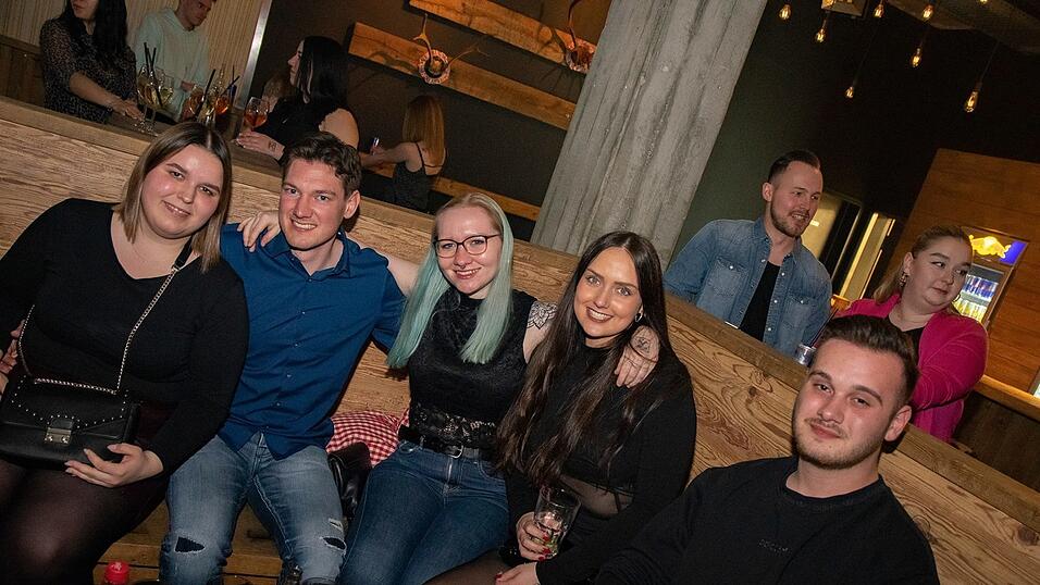 Die Stimmung bei den Partygängern am Samstagabend war prächtig. Die Stimmung bei den Partygängern am Samstagabend war prächtig.