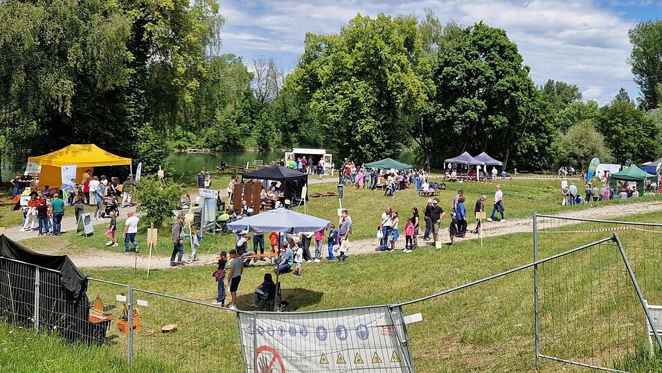 Mitmachstationen an der Isar und viel zu entdecken. Das Konzept des Natur.Erlebnis.Festes ging auf, die Landauer würden sich über eine baldige Fortsetzung sicherlich freuen. Mitmachstationen an der Isar und viel zu entdecken. Das Konzept des Natur.Erlebnis.Festes ging auf, die Landauer würden sich über eine baldige Fortsetzung sicherlich freuen.