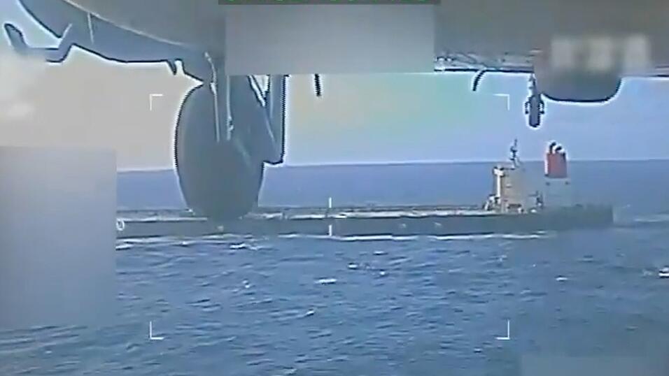 Mit der Stürmung des Tankers ist eine neue Eskalationsstufe erreicht. Mit der Stürmung des Tankers ist eine neue Eskalationsstufe erreicht.