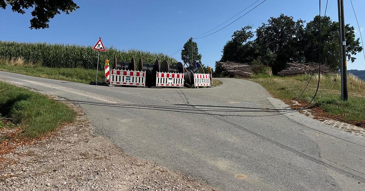 Telekom simply leaves cables lying in the street near Pöslasberg