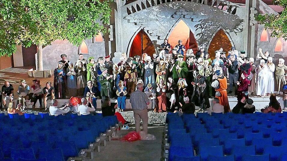 Die Agnes-Bernauer-Festspiele gingen am Samstagabend nach 22 Vorstellungen zu Ende.