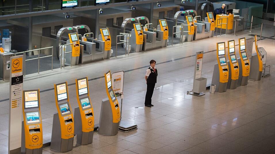 Flaute am Terminal 2 am Flughafen M&uuml;nchen: Nach den Herbstferien haben die Lufthansa-Flugbegleiter mit ihrem Streik im Freistaat begonnen.