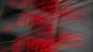 Die Spritpreise schwanken - die Regulierung mit der neuen 12-Uhr-Regel hat einer Studie zufolge die Margen der Mineral&ouml;lkonzerne gest&auml;rkt. (Archivbild)