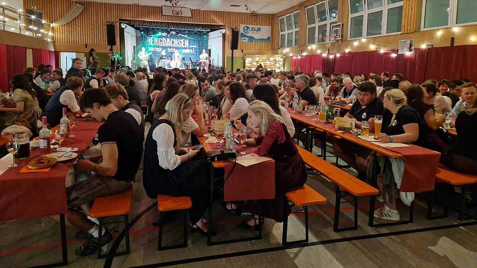 Gute Stimmung herrschte bei vollem Haus.