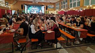 Gute Stimmung herrschte bei vollem Haus.