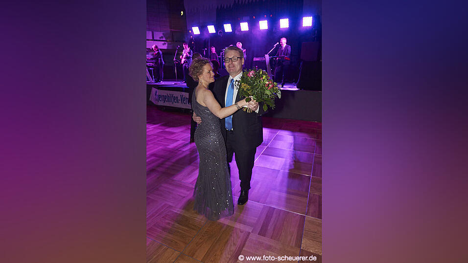 Die Metzgerzunft hat am Samstagabend in die Joseph-von-Fraunhofer-Halle eingeladen. Die Metzgerzunft hat am Samstagabend in die Joseph-von-Fraunhofer-Halle eingeladen.