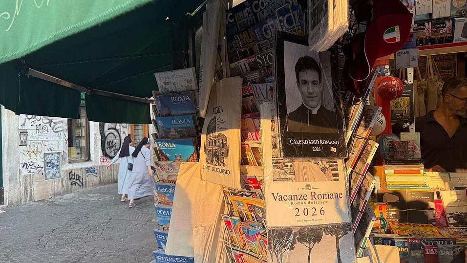 Der «Calendario Romano», bekannt als der Kalender der schönen Priester, ist auch ein beliebtes Mitbringsel aus Italien.