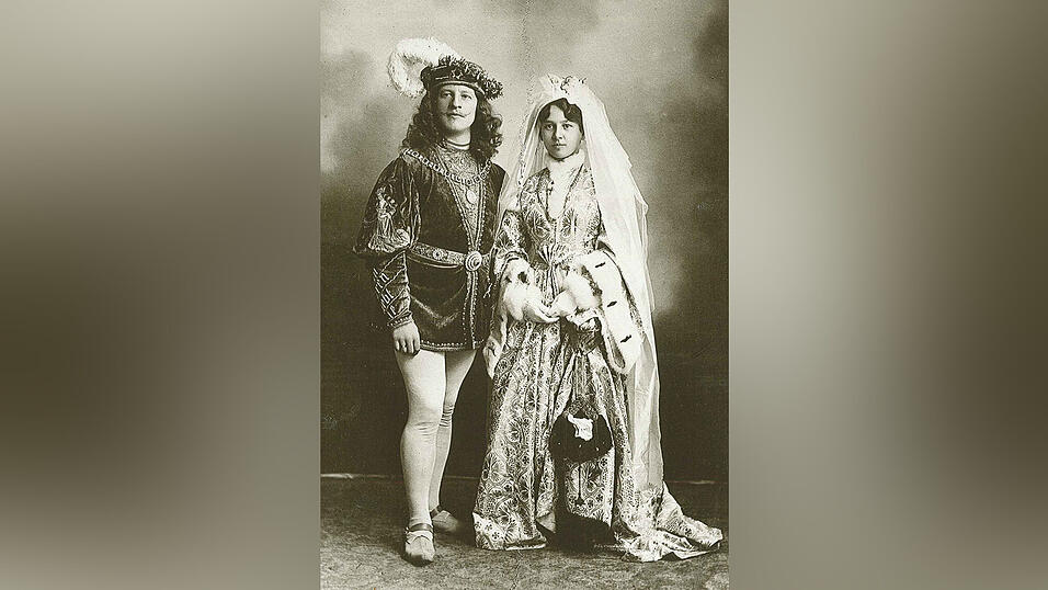 Das 40. Brautpaar der Landshuter Hochzeit wurde am Montag vorgestellt. Damit reiht es sich in eine Schar illustrer Paare ein. Eines von ihnen hat sogar geheiratet.