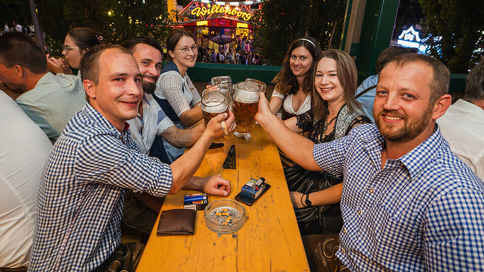 Die Partybilder vom Donnerstag, 15. August, aus dem Festzelt Nothaft. Die Partybilder vom Donnerstag, 15. August, aus dem Festzelt Nothaft.