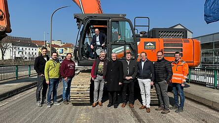 Alle beteiligten Akteure blicken positiv auf das Gro&szlig;projekt Flutbr&uuml;cke.