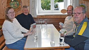 Der Kulturverein organisierte einen Schafkopfkurs. Der Kulturverein organisierte einen Schafkopfkurs.