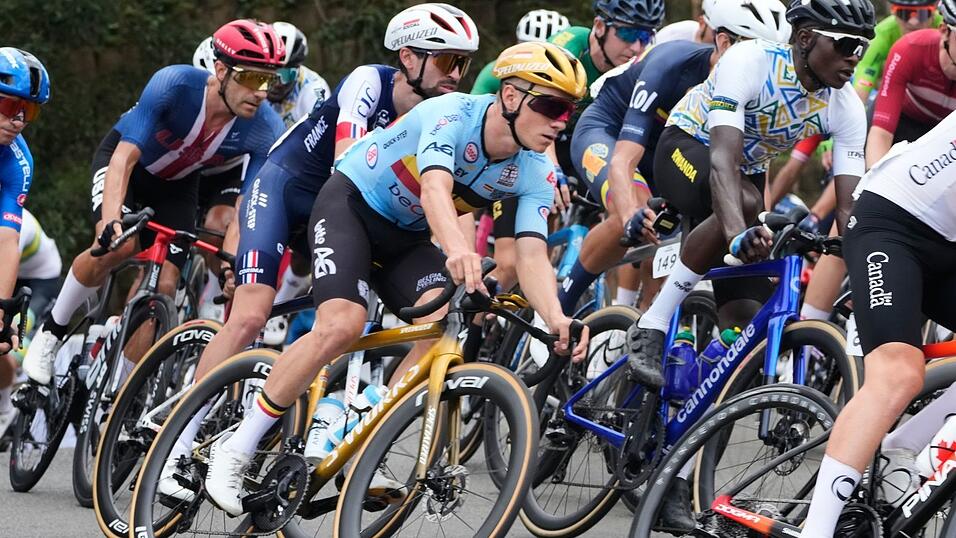 Der Belgier Remco Evenepoel (Mitte) in Aktion.