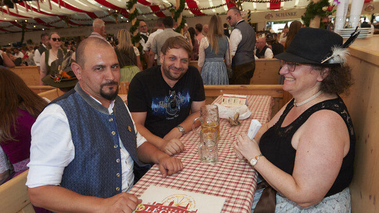 Die Partybilder vom Freitag, 14. August, aus dem Festzelt Lechner. Die Partybilder vom Freitag, 14. August, aus dem Festzelt Lechner.