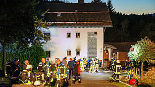 Bei den Verletzten bestand Verdacht auf leichte Rauchgasvergiftungen.