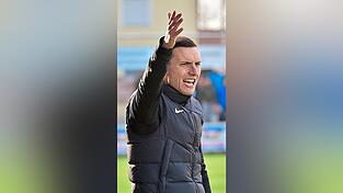 Der 31-j&auml;hrige Tobias Beck, Trainer der SpVgg Hankofen-Hailing, steht in Ansbach vor seinem 100. Spiel als Regionalliga-Trainer.