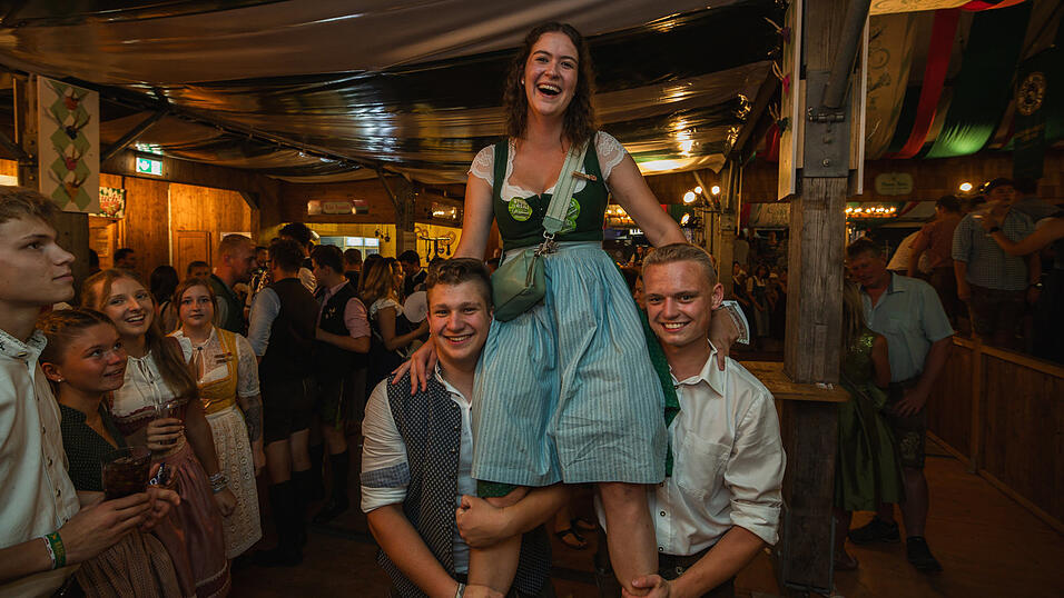 Die Partybilder vom Donnerstag, 15. August 2024, aus dem Festzelt Weckmann. Die Partybilder vom Donnerstag, 15. August 2024, aus dem Festzelt Weckmann.