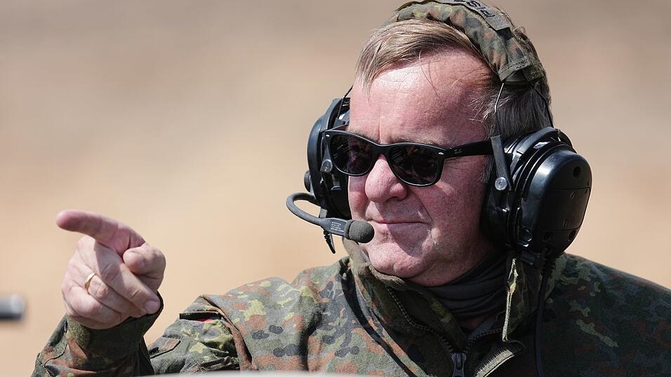 Verteidigungsminister Pistorius besucht 'Freedom Shield'