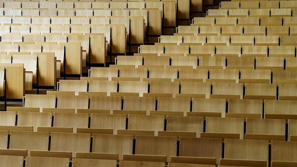 Der Numerus Clausus verliert bei der Studienplatzvergabe als Hürde immer mehr an Bedeutung. (Symbolbild) Der Numerus Clausus verliert bei der Studienplatzvergabe als Hürde immer mehr an Bedeutung. (Symbolbild)