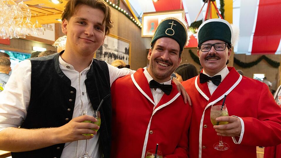 Die Partybilder vom Freitag, 7. August, aus dem Festzelt Krönner. Die Partybilder vom Freitag, 7. August, aus dem Festzelt Krönner.