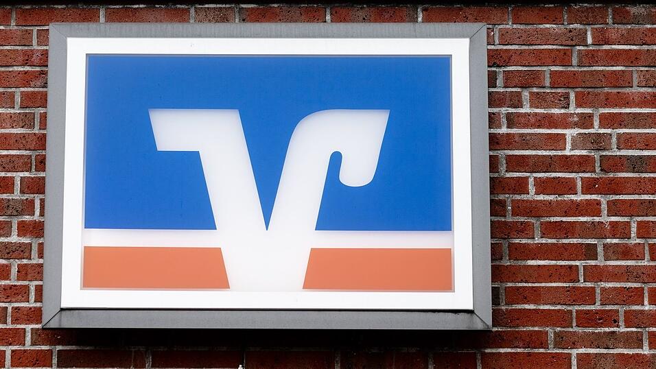Etablierte Banken wie Volksbanken, Sparkassen und Privatbanken in Deutschland haben es mit zunehmender Konkurrenz von Neobanken zu tun. Zudem werben immer mehr Auslandsbanken hierzulande um Kundschaft. (Symbolbild) Etablierte Banken wie Volksbanken, Sparkassen und Privatbanken in Deutschland haben es mit zunehmender Konkurrenz von Neobanken zu tun. Zudem werben immer mehr Auslandsbanken hierzulande um Kundschaft. (Symbolbild)