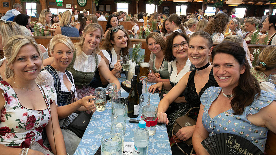 Die Partybilder vom Sonntag, 10. August, aus dem Festzelt Wenisch. Die Partybilder vom Sonntag, 10. August, aus dem Festzelt Wenisch.
