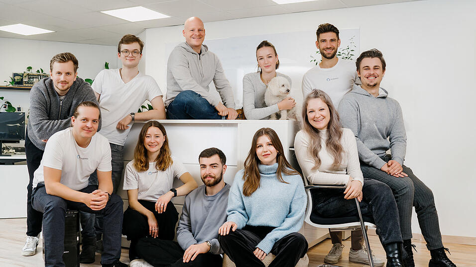Simon Thiel (hintere Reihe ganz rechts) mit seinem Probonio-Team.