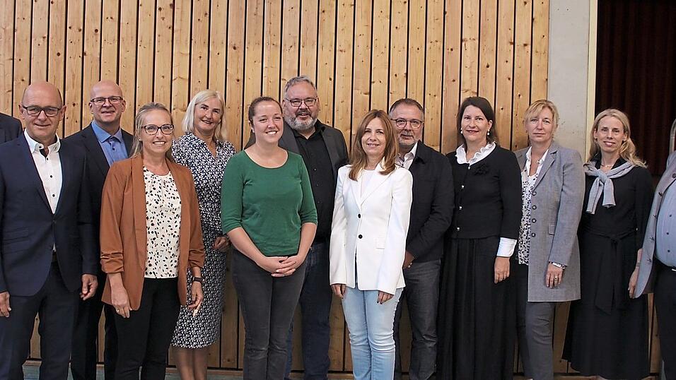 Vertreter des Schulamtes, der Personalräte und aus der Politik sowie die Seminarrektorinnen und -rektoren. Vertreter des Schulamtes, der Personalräte und aus der Politik sowie die Seminarrektorinnen und -rektoren.
