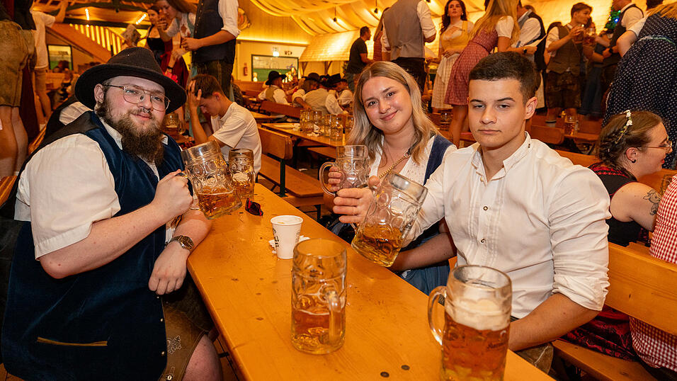 Die Partybilder vom Freitag, 9. August 2024, aus dem Festzelt Nothaft. Die Partybilder vom Freitag, 9. August 2024, aus dem Festzelt Nothaft.