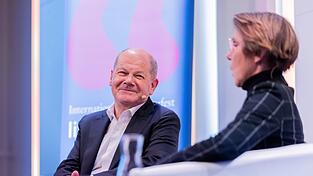 Ex-Kanzler Olaf Scholz hat bei der Lit.Cologne über seine Lesegewohnheiten gesprochen. Ex-Kanzler Olaf Scholz hat bei der Lit.Cologne über seine Lesegewohnheiten gesprochen.