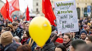 In M&uuml;nchen und anderen Gro&szlig;st&auml;dten formiert sich mittlerweile Widerstand gegen die unaufhaltsam steigenden Mieten. Eine Trendwende ist nach Einsch&auml;tzung der sozial orientierten bayerischen Wohnungsunternehmen nicht in Sicht. (Symbolbild)