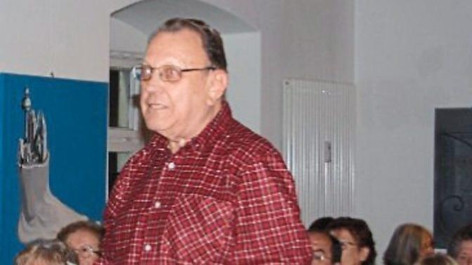 Hermann Popp bei einem seiner zahlreichen Diavorträge Hermann Popp bei einem seiner zahlreichen Diavorträge