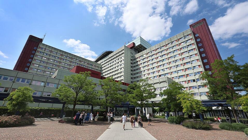 Der Freistaat will viel Geld f&uuml;r seine Unikliniken ausgeben. (Archivbild)