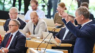 AfD-Fraktionschef Björn Höcke hat als Ministerpräsident kandidiert - und verloren. AfD-Fraktionschef Björn Höcke hat als Ministerpräsident kandidiert - und verloren.