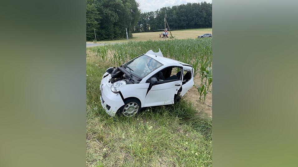 Das Microcar des M&auml;dchens nach dem &Uuml;berschlag.