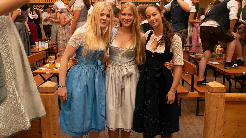 Die Partybilder vom Mittwoch, 13. August, aus dem Festzelt Nothaft. Die Partybilder vom Mittwoch, 13. August, aus dem Festzelt Nothaft.