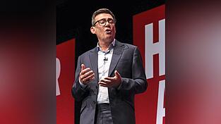 Der britische Premierminister Andy Burnham verspricht den Briten bessere Lebensbedingungen. Der britische Premierminister Andy Burnham verspricht den Briten bessere Lebensbedingungen.