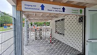 Im Eingangsbereich wurde einiges nachjustiert, da es vergangenes Jahr oft zu langen Schlangen gekommen war. Im Eingangsbereich wurde einiges nachjustiert, da es vergangenes Jahr oft zu langen Schlangen gekommen war.