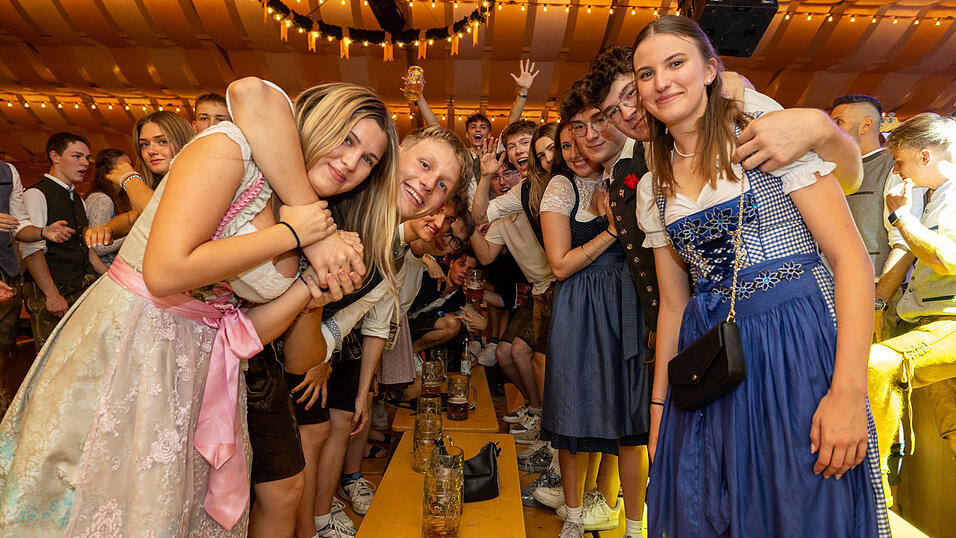 Die Partybilder vom Freitag, 9. August 2024, aus dem Festzelt Nothaft. Die Partybilder vom Freitag, 9. August 2024, aus dem Festzelt Nothaft.