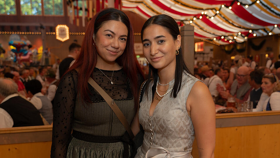 Die Partybilder vom Freitag, 11. August 2023, aus dem Festzelt Krönner. Die Partybilder vom Freitag, 11. August 2023, aus dem Festzelt Krönner.