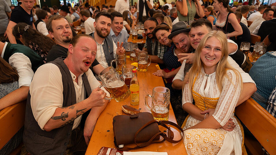 Die Partybilder vom Samstag, 19. August 2023, aus dem Festzelt Nothaft. Die Partybilder vom Samstag, 19. August 2023, aus dem Festzelt Nothaft.