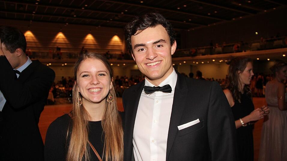 Die Bilder vom Abschlussball der Tanzschule Seidel in der Fraunhofer-Halle am 28. November. Die Bilder vom Abschlussball der Tanzschule Seidel in der Fraunhofer-Halle am 28. November.