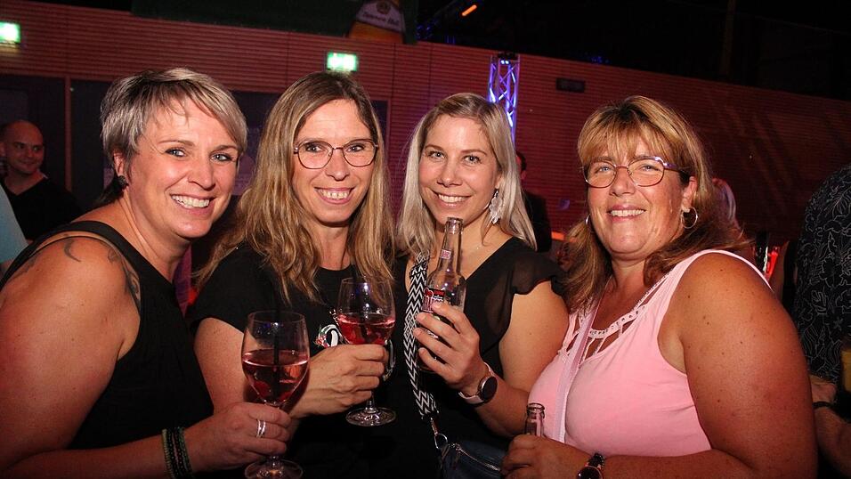 Auf der Eskara &Uuml;30-Party in Essenbach war wieder viel los.